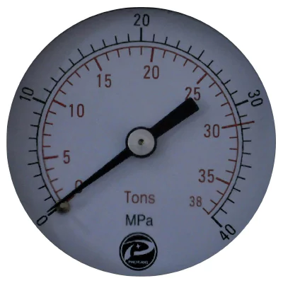 Dual display pressure gauge