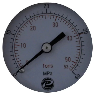 Dual display pressure gauge