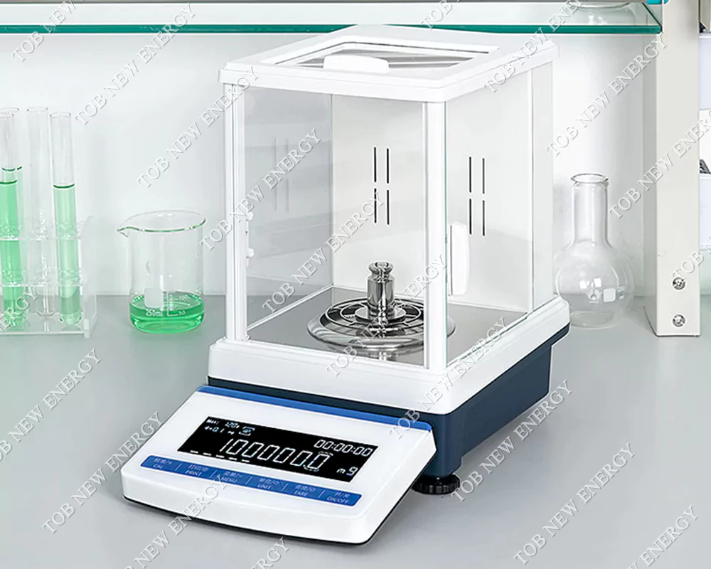 Semi-Micro-Balance-on-table