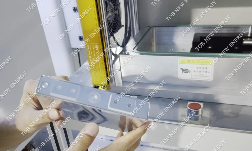 Helium Leak Detector for Prismatic Cell Leakage Test