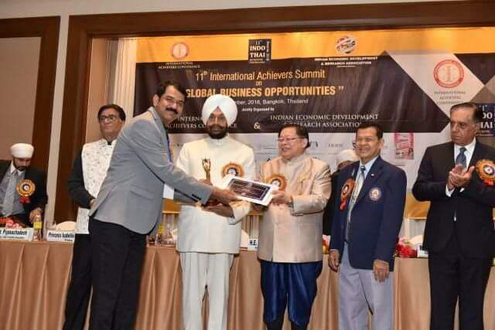 インドのトブエージェントは2018年の若いリーダーシップ賞を受賞しました